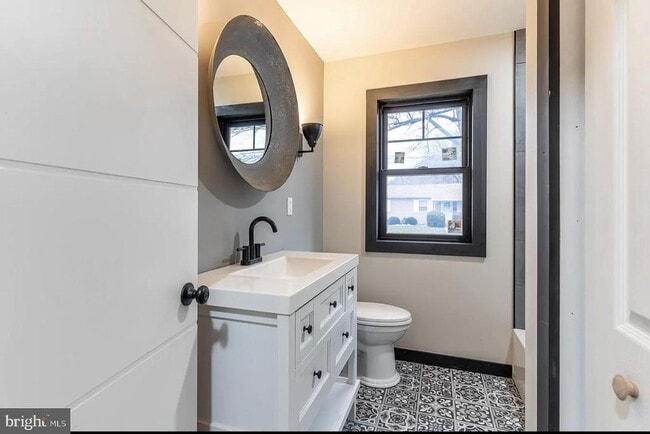 Building Photo - 259 Pinecrest Dr