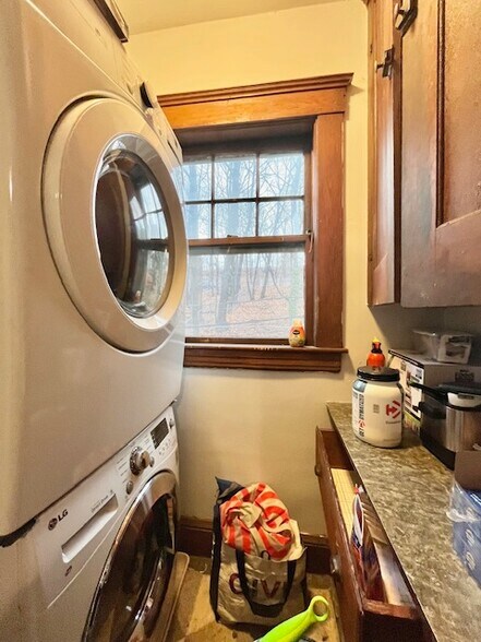 Building Photo - 18 Sachem St