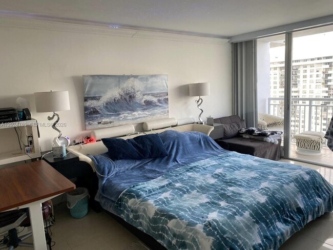 Building Photo - 18081 Biscayne Blvd