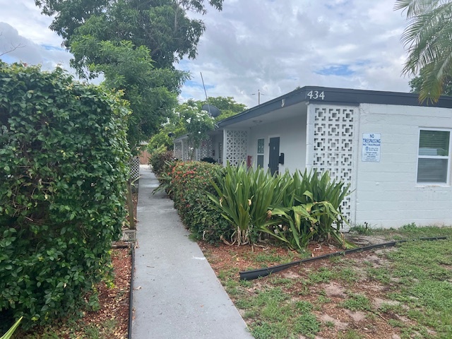Building Photo - 434 Roseland Dr