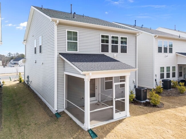 Building Photo - Charming 3BD/2.5BA Located In raleigh NC!!!