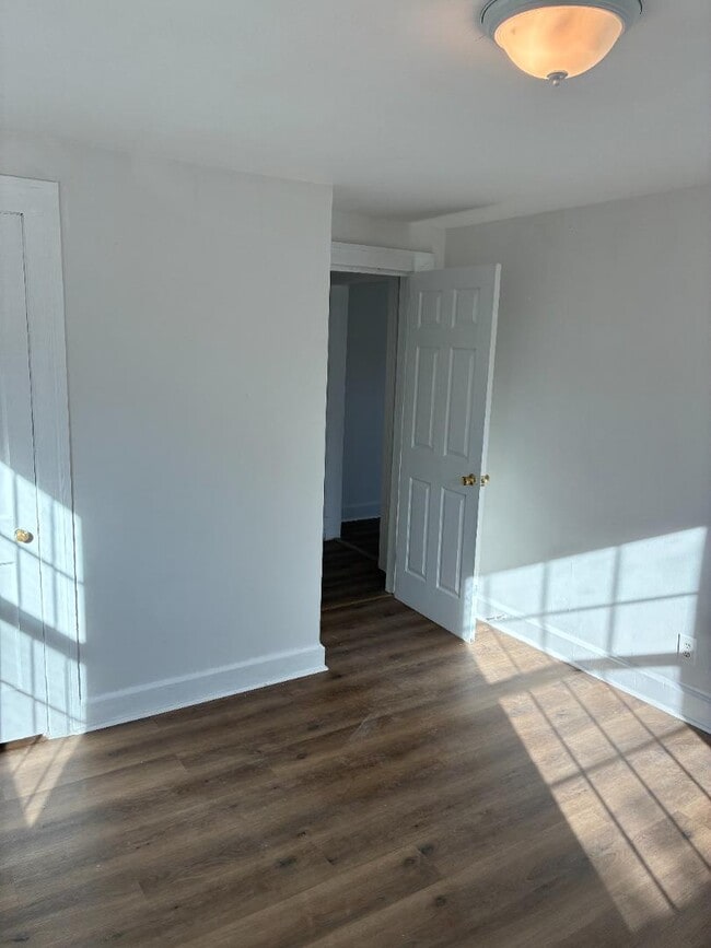 Building Photo - 1312 Meadow St S