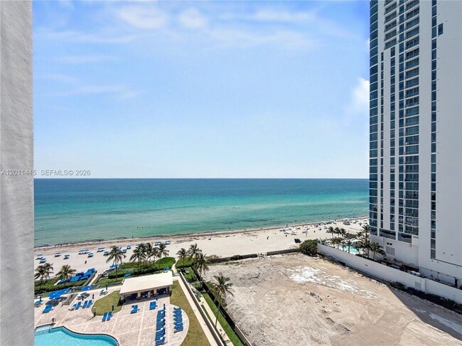 Building Photo - 17555 Collins Ave