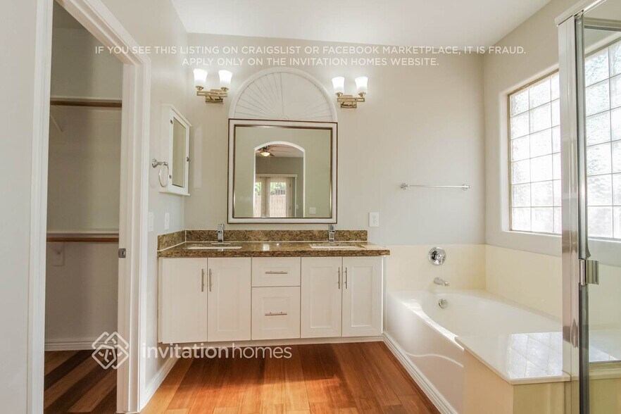 Building Photo - 3413 S 122nd Ln