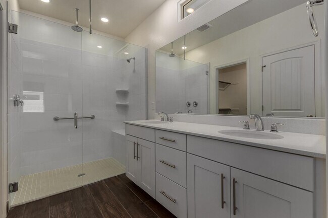 Building Photo - 20396 W Brittlewood Ave