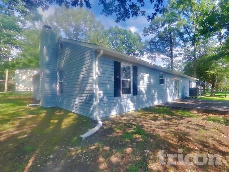 Building Photo - 1203 Addison Ct