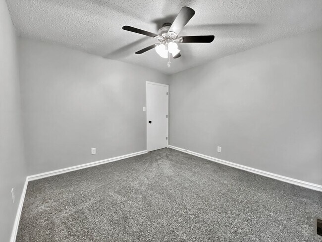 Building Photo - Don't miss your chance! Value and Quality,...