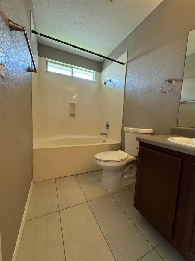 Building Photo - 7201 Cayenne Ln