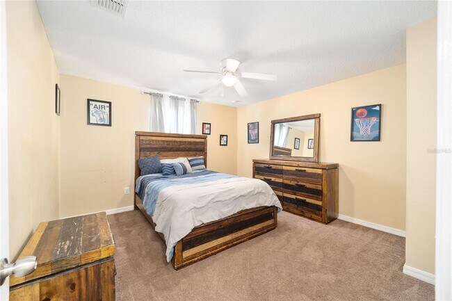 Building Photo - Private Oasis in the Heart of Alachua