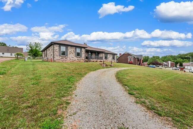 Building Photo - 532 Brentwood Cir