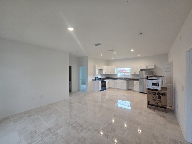 Building Photo - BRAND NEW CONSTRUCTION-3/2/1-MOVE IN READY