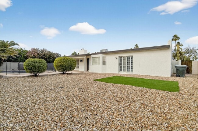 Building Photo - 6843 E Redfield Rd