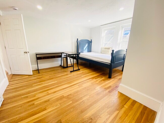 Building Photo - 48 Moulton Rd