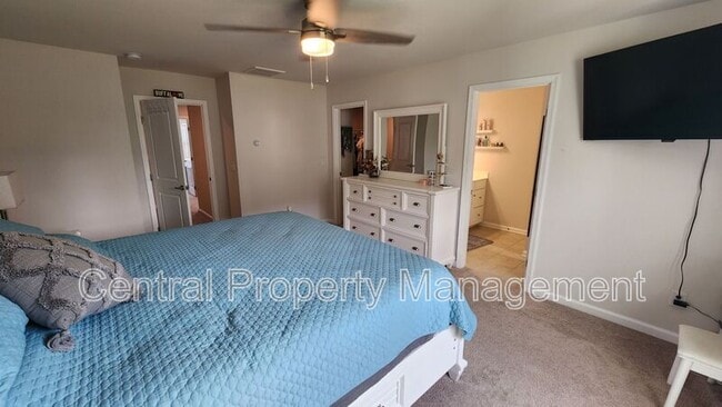 Building Photo - 322 Hunt Glenn Ct