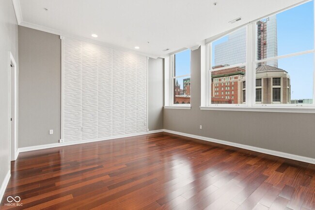 Building Photo - 141 S Meridian St