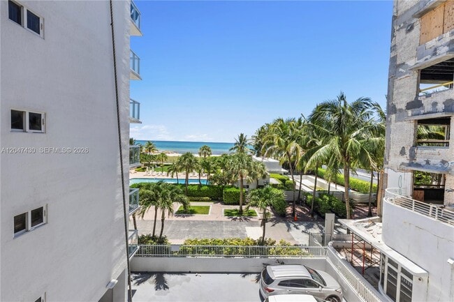 Building Photo - 2457 Collins Ave