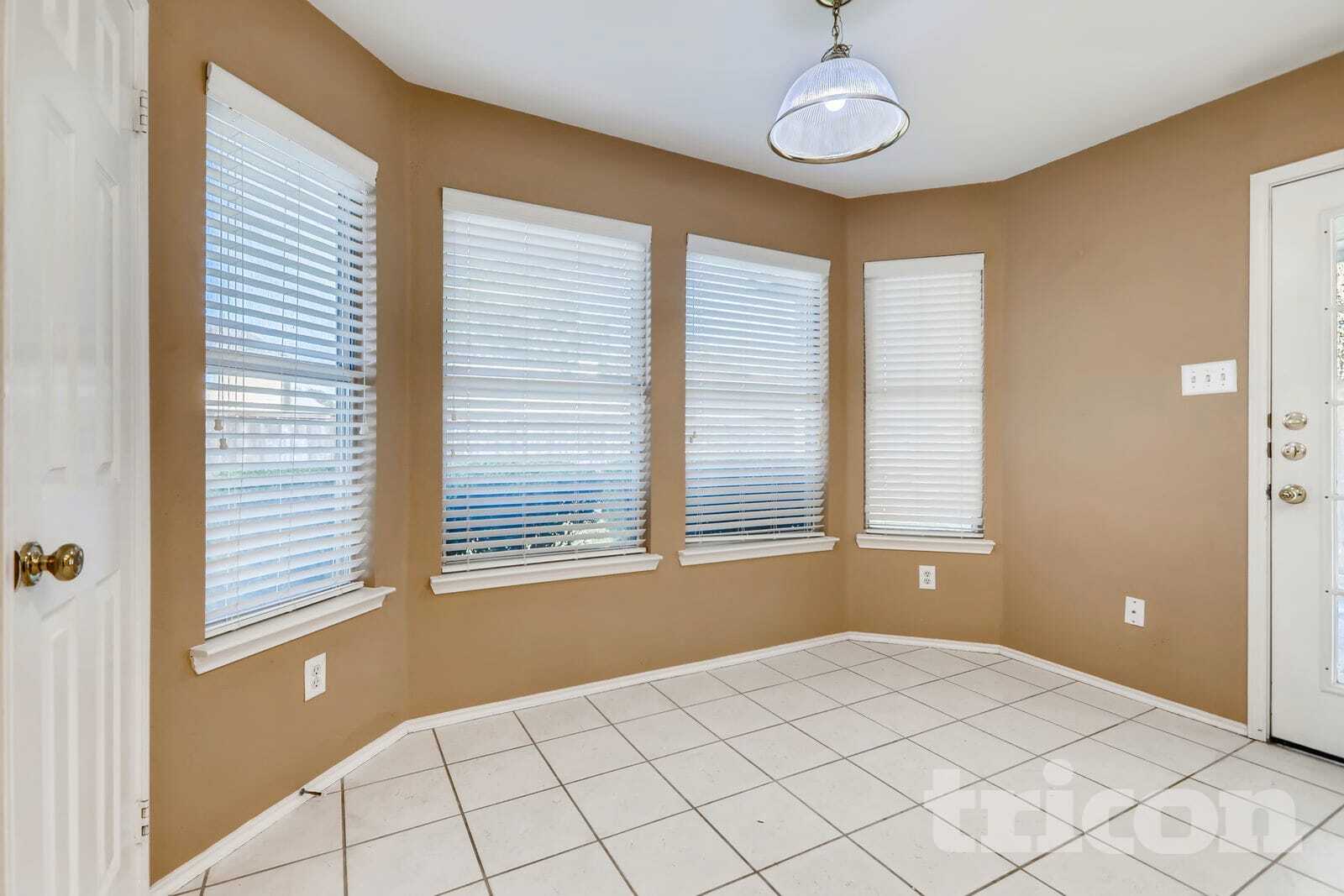 Building Photo - 1801 Pecan View Dr