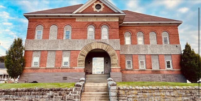 Primary Photo - 1207 S Webster Ave