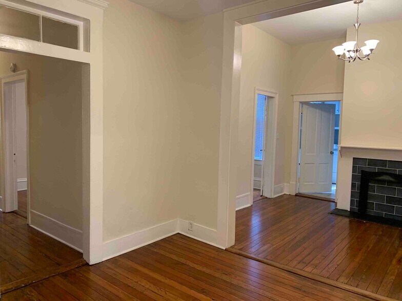 Building Photo - 903 Montgomery St