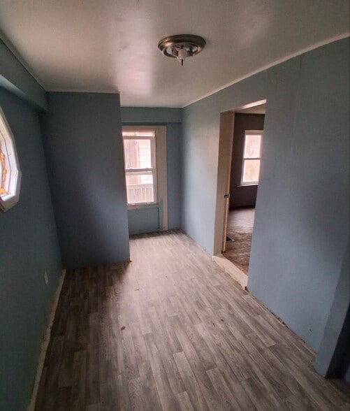 Building Photo - 2057 N Charles St