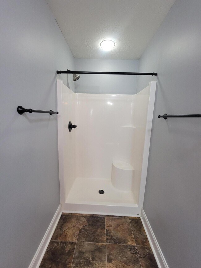 Building Photo - 2581 Kirby Ave