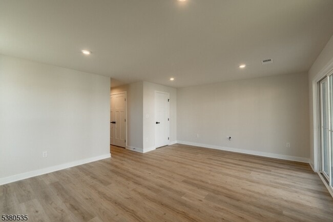 Building Photo - 10 Saw Mill Cir