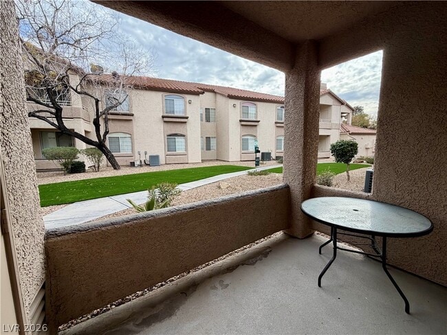 Building Photo - 75 N Valle Verde Dr