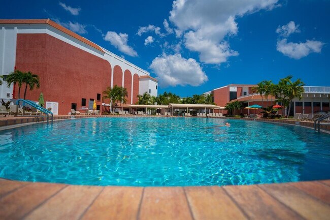 Building Photo - 137 Farnham F