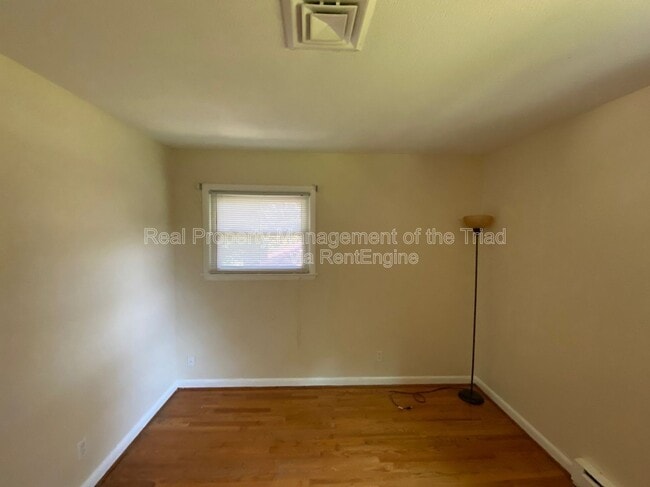 Building Photo - 926 Hilltop Blvd