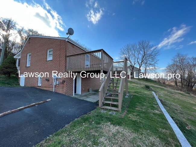 Building Photo - Charming Brick Home in Vinton with Finished Basement