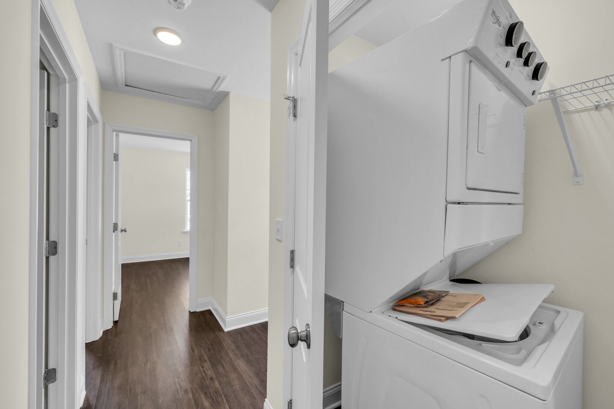 Building Photo - 5563 Stream Ln