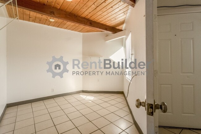 Building Photo - 1605 Coal Ave SE