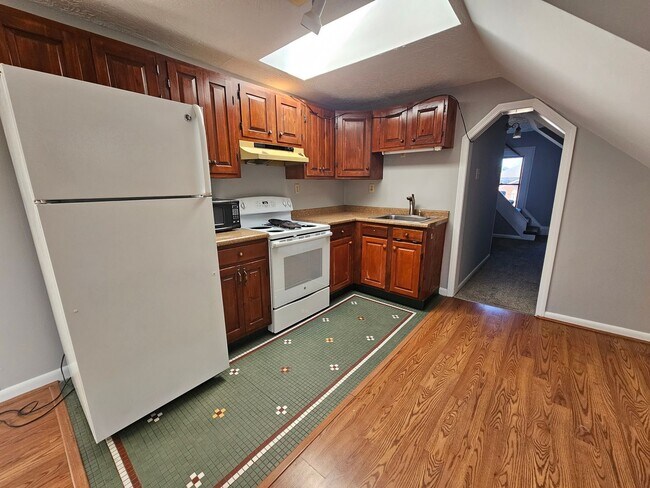 Primary Photo - 12 South St