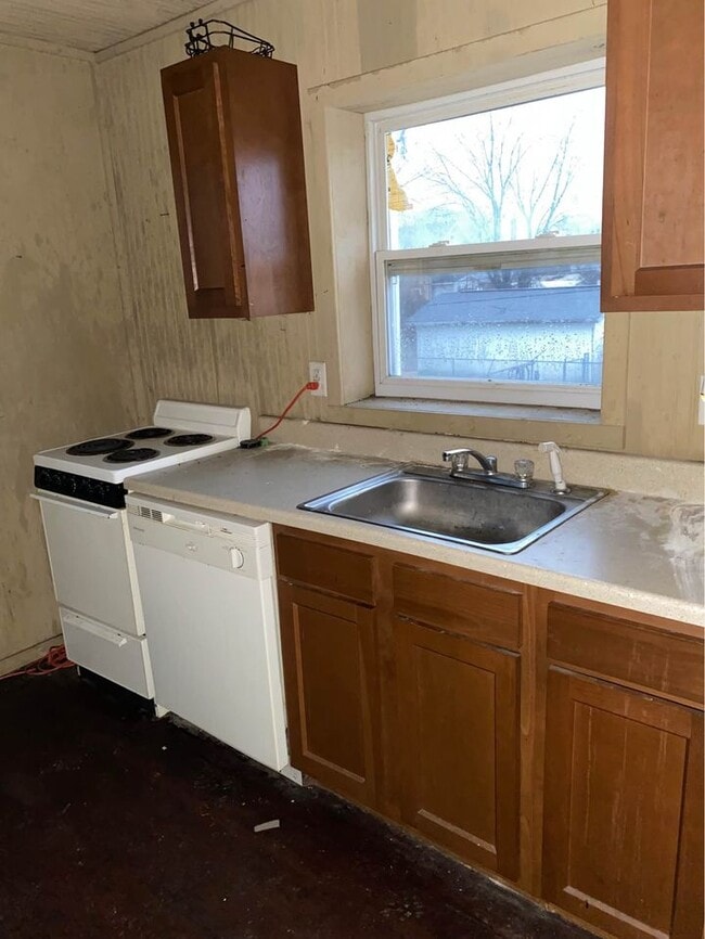 Building Photo - 2138 9th Ave