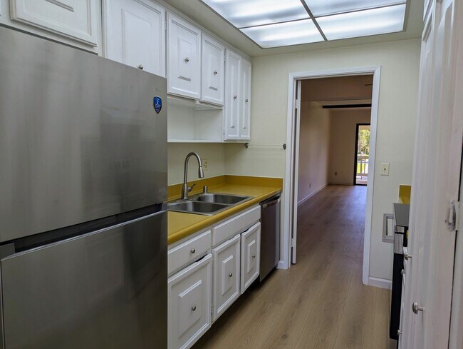 Building Photo - 5069 Cribari Bluff