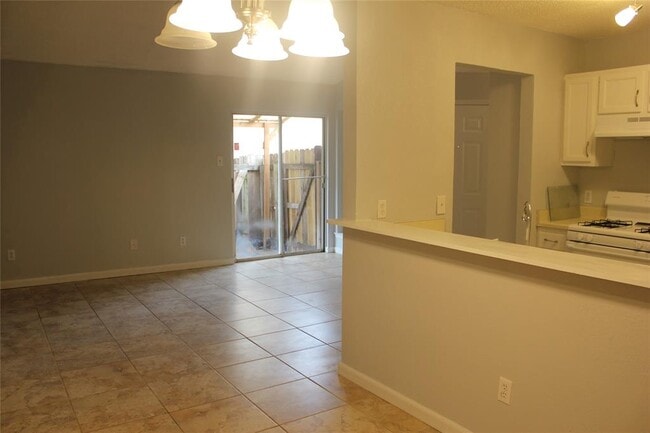 Building Photo - 504 Sierra Cove