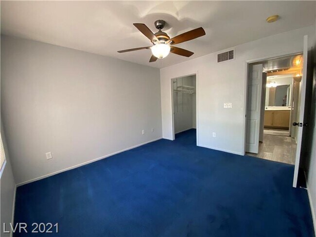 Building Photo - Charming 1-Bedroom Condo in Gated 89128 Co...