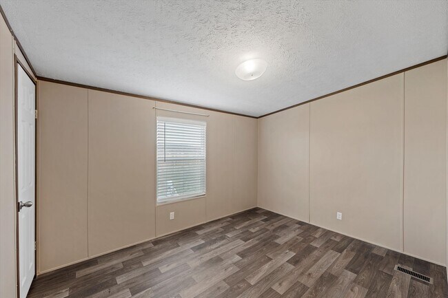 Building Photo - Spacious Country Living In Gholson