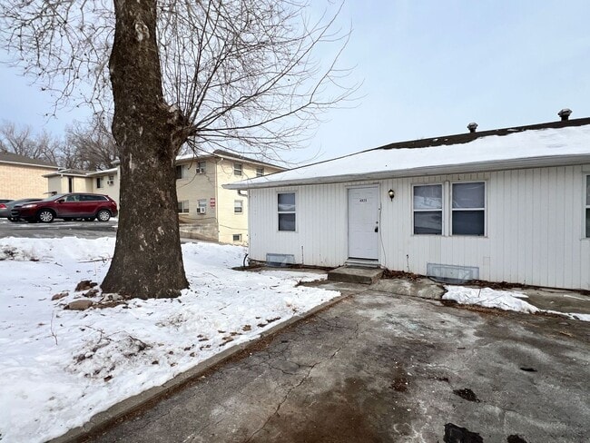 Building Photo - Cozy 2-Bedroom Apartment in Riverside!