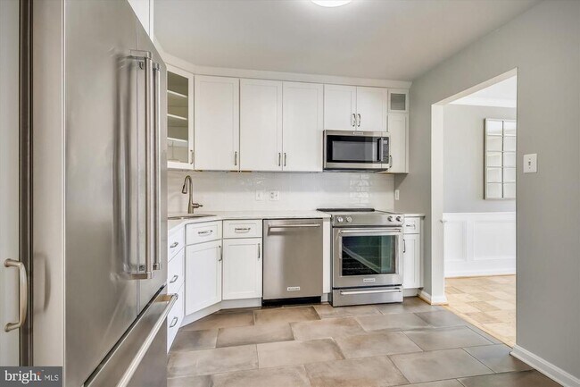 Building Photo - 6800 Fleetwood Rd