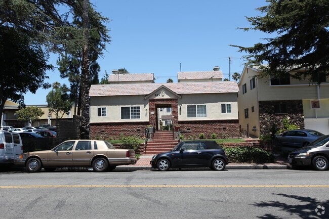 Primary Photo - 823 Lincoln Blvd