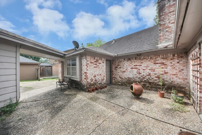 Building Photo - 7510 Renmark Ln