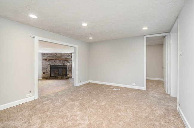 Building Photo - Charming 3BD, 2BA Raleigh Home on a Large ...