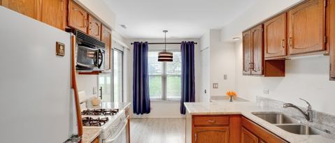 Building Photo - 1330 Cromwell Ct