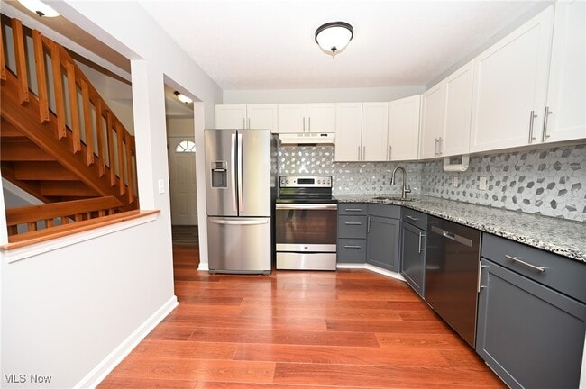 Building Photo - 655 Almas Ct
