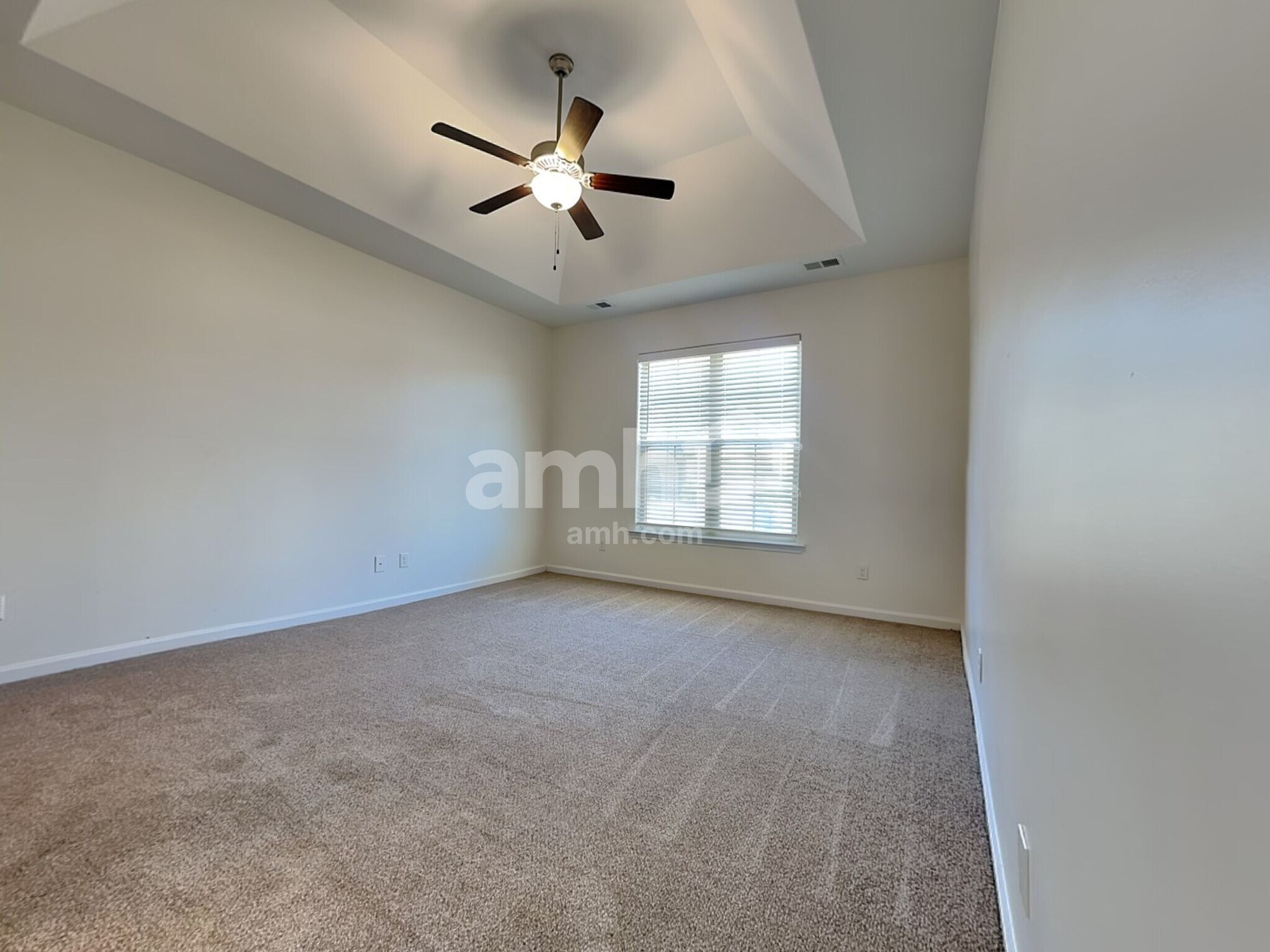 Building Photo - 5571 Stonecrest Dr