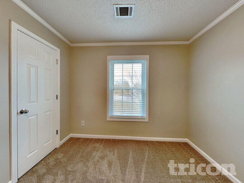 Building Photo - 1503 Elena Dr