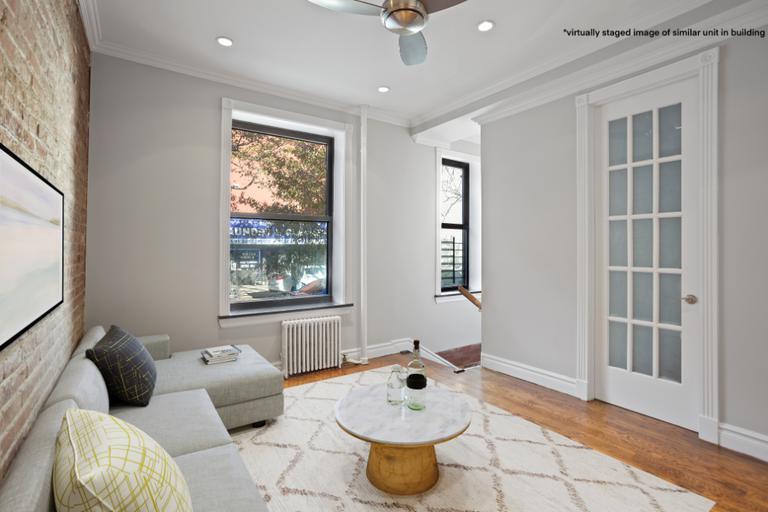 Primary Photo - 346 E 18th St