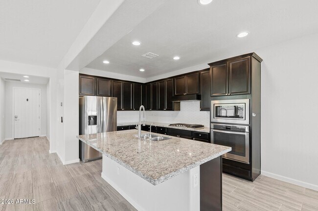 Building Photo - 130 N Bay Dr