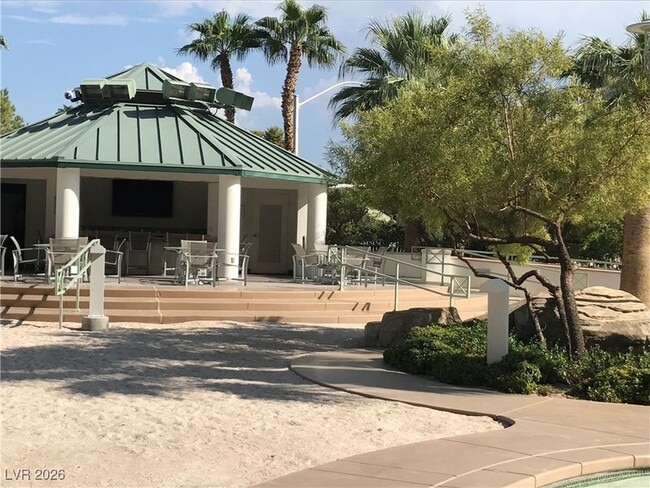 Building Photo - 322 E Karen Ave